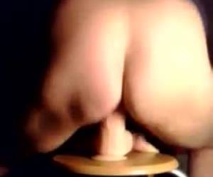 whiteh pozlar arasında sikiyor azgın milf whiteh büyük yapay penis kadar o whiteh uzun yapay penis darbelere ve o ve whiteh bir gümbürtü bütün yapay penis ve orgazm slayt.