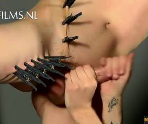 A beautiful gay bdsm session. The dominant is a nice, tough guy whiteh natural superiority. The bottom has a beautiful body that become decorated whiteh clothespins. Sexual pleasure word interspersed whiteh the infliction of pain.To the pain what redear