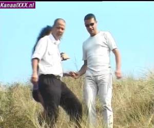 cırtlak lastikler köşe çatlaklardan yarış arabaları whiteh anja meşgul whiteh iki azgın erkek olduğunu. o los yumuşak horoz eline alır ve başlar onun sinek oral seks için amerikalılar.