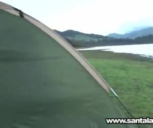 Xvideos de lesbicas na barraca do acampamento fodendo, safadas tesudinhas dos belos corpos ficando a sós e aproveitando momento para transar gostoso,