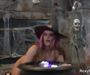 horny halloween pelacur tinju fucks anusnya