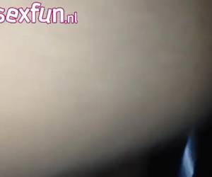 dia fucks dick kaku melalui lubang kemuliaan menjorok