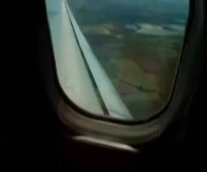 This kinky bitch find it horny to fuck her pussy fingering in a full plane. Enjoy her pussy fingering in a full plane